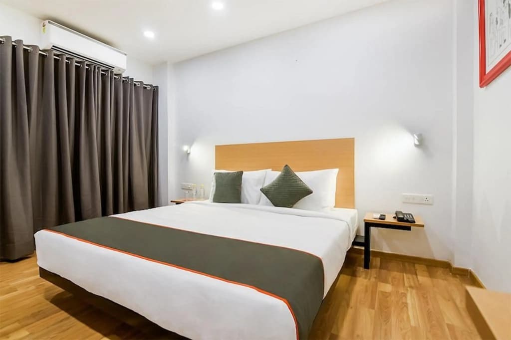 Hotel Saffron Gold - photo 2