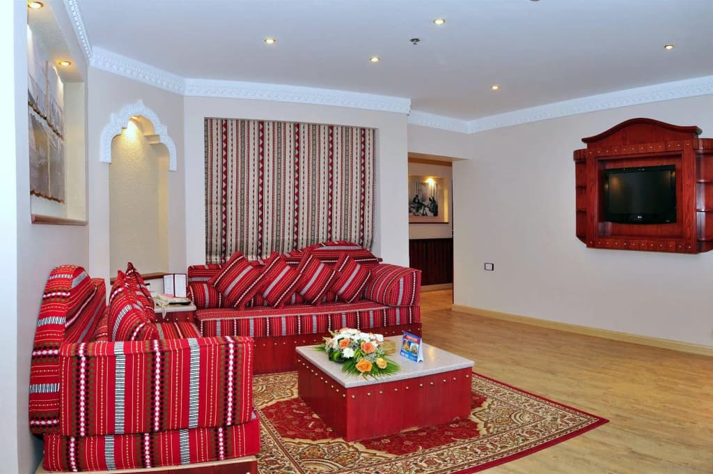 Al Liwan Suites - photo 4
