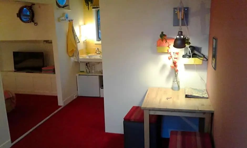 Houseboat Dokstroom - main photo