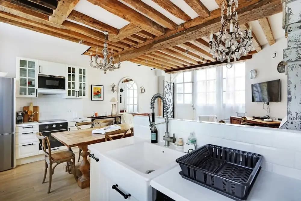 Classy Bourgeois Chic 2 Bedroom Apt in Le Marais - photo 15