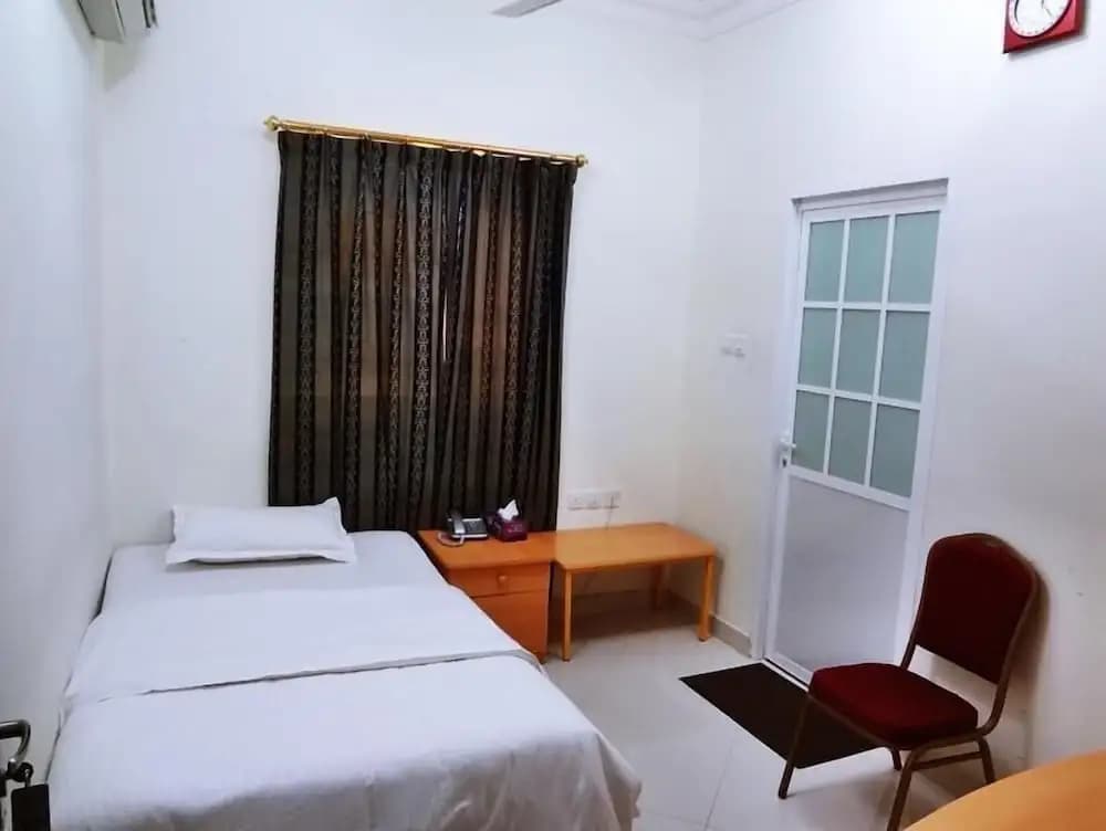 Sun City Hotel - photo 3