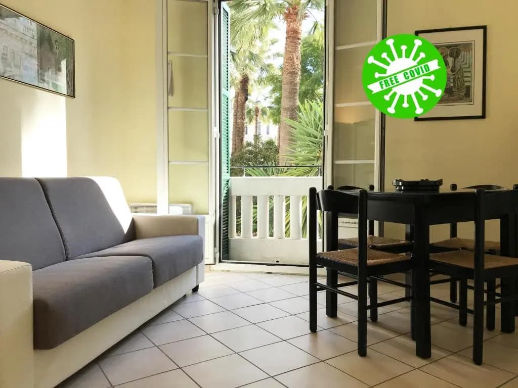 BH - 4 PEOPLE - Flat close to railway station and sea - photo 2