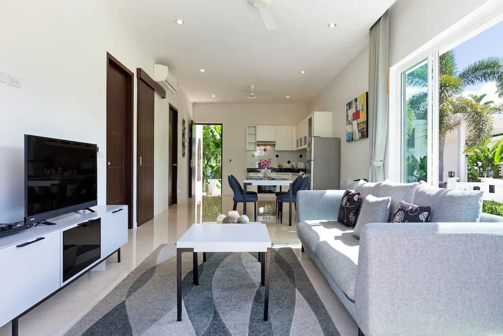 Tropical Stay at 2BR Pool Villa Greens 8 - photo 1