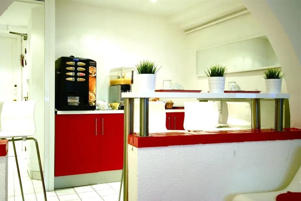Nice Art Hotel - Hostel - photo 17