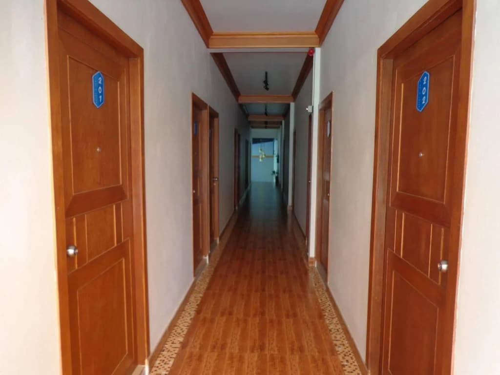 First & Frang Hotel - photo 11