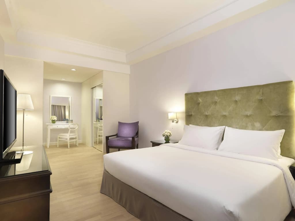 Ambassador Row Hotel Suites by Lanson Place - photo 2