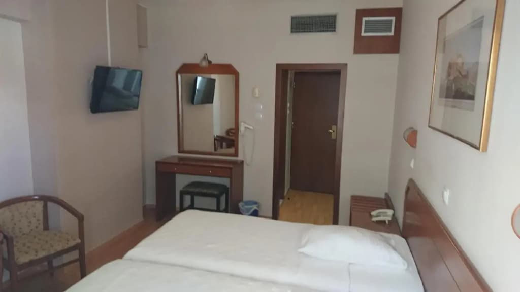 Economy Hotel - photo 3