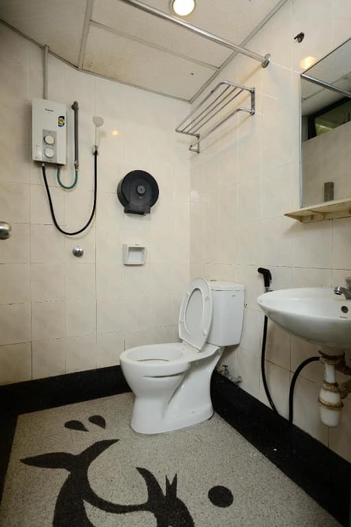 Holiday Apartment at Kondo Istana - photo 9