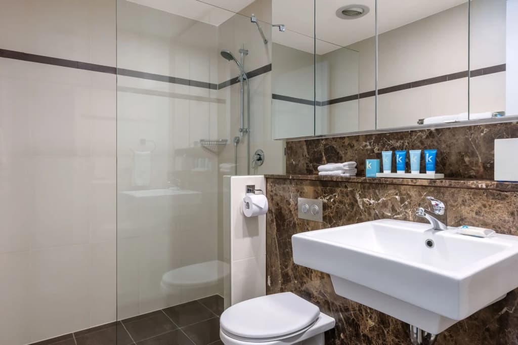 Meriton Suites World Tower - photo 9