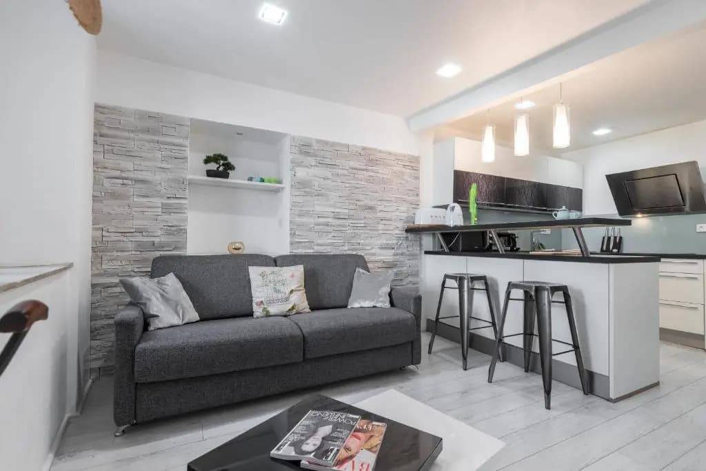 Amazing 3 Bdrs And Garden Place du Pin Parking ! - photo 9