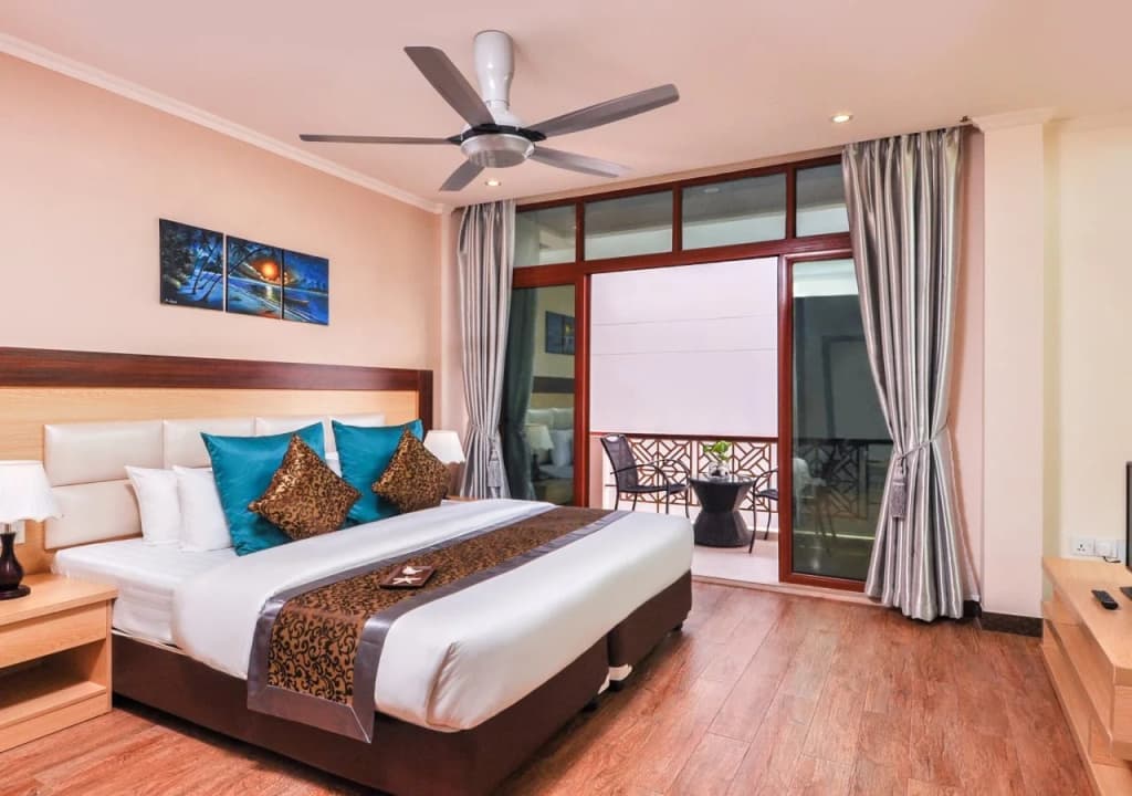 Triton Beach Hotel & Spa - photo 3