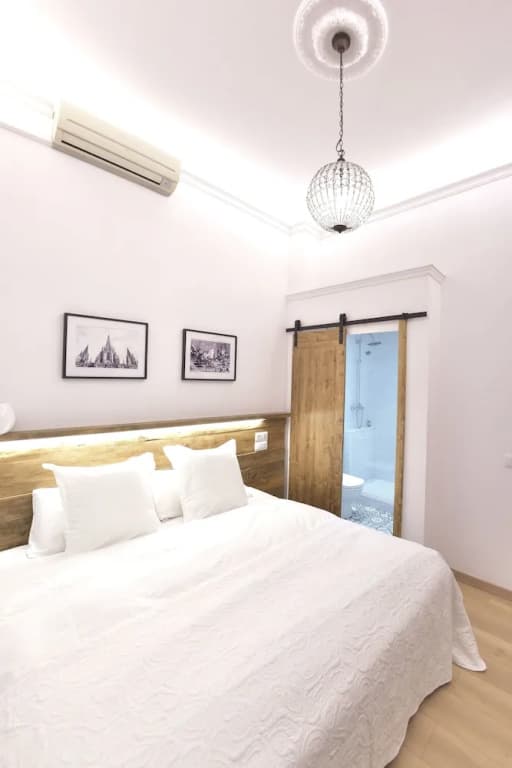 Hostal Girona - photo 9