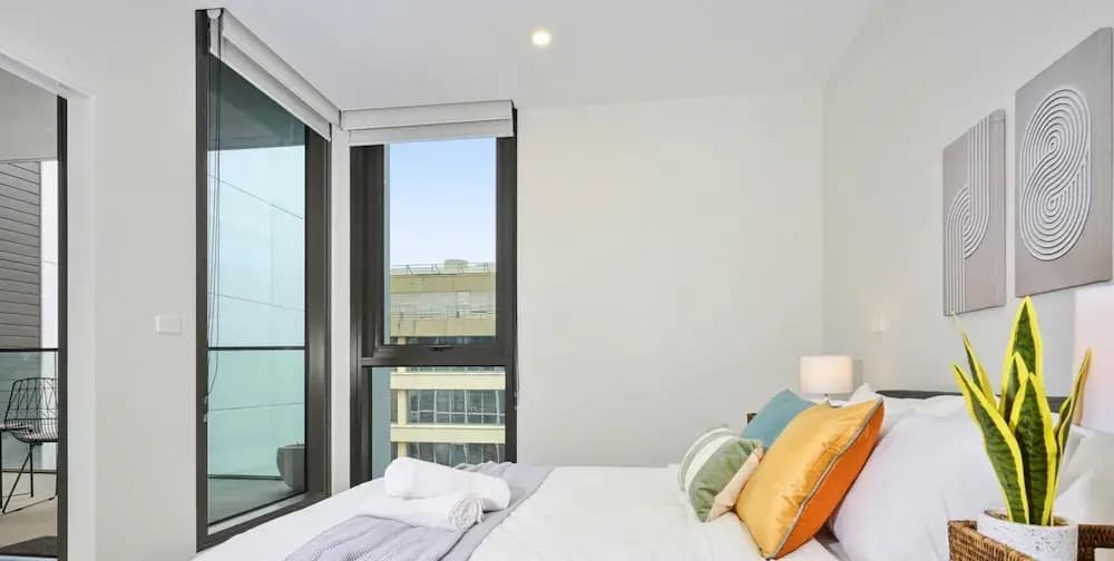 Kozyguru | Moonee Ponds | Modern 1 Bed Apt Parking - photo 3