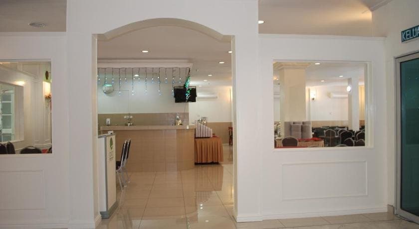 Akar Beach Resort - photo 3