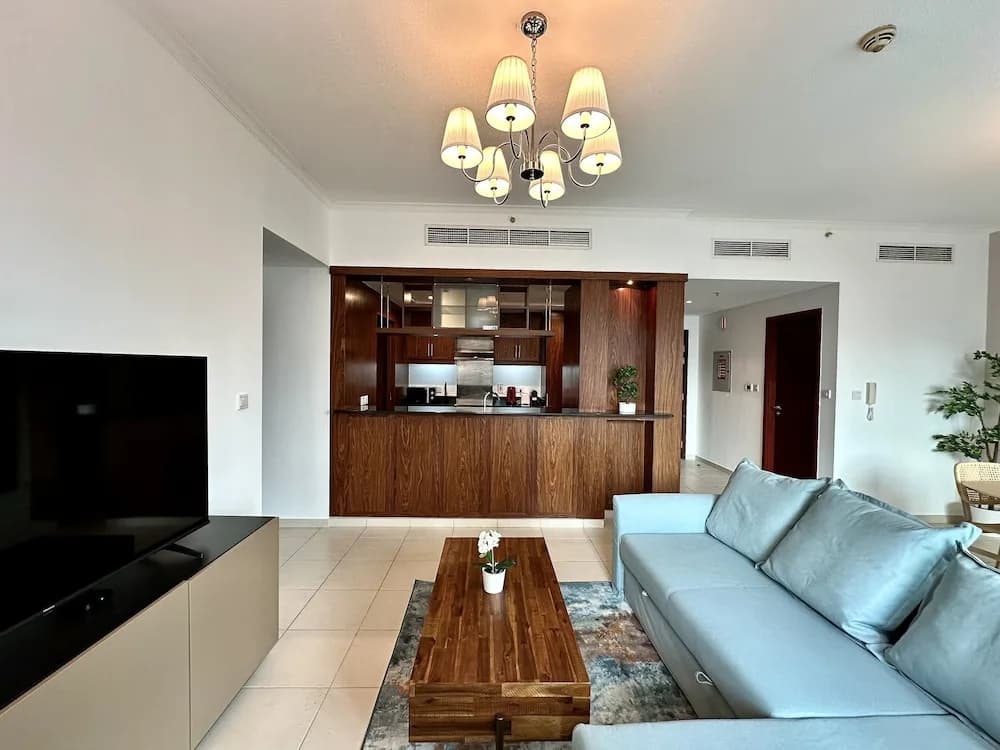 Lux BnB I The Residences I Sky Line Views - photo 1