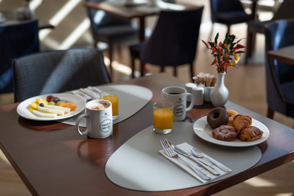 Eurostars Grand Marina - photo 12