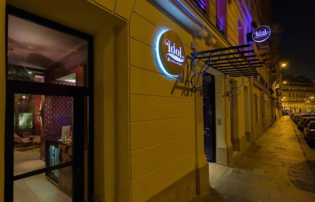 Idol Hotel - photo 1
