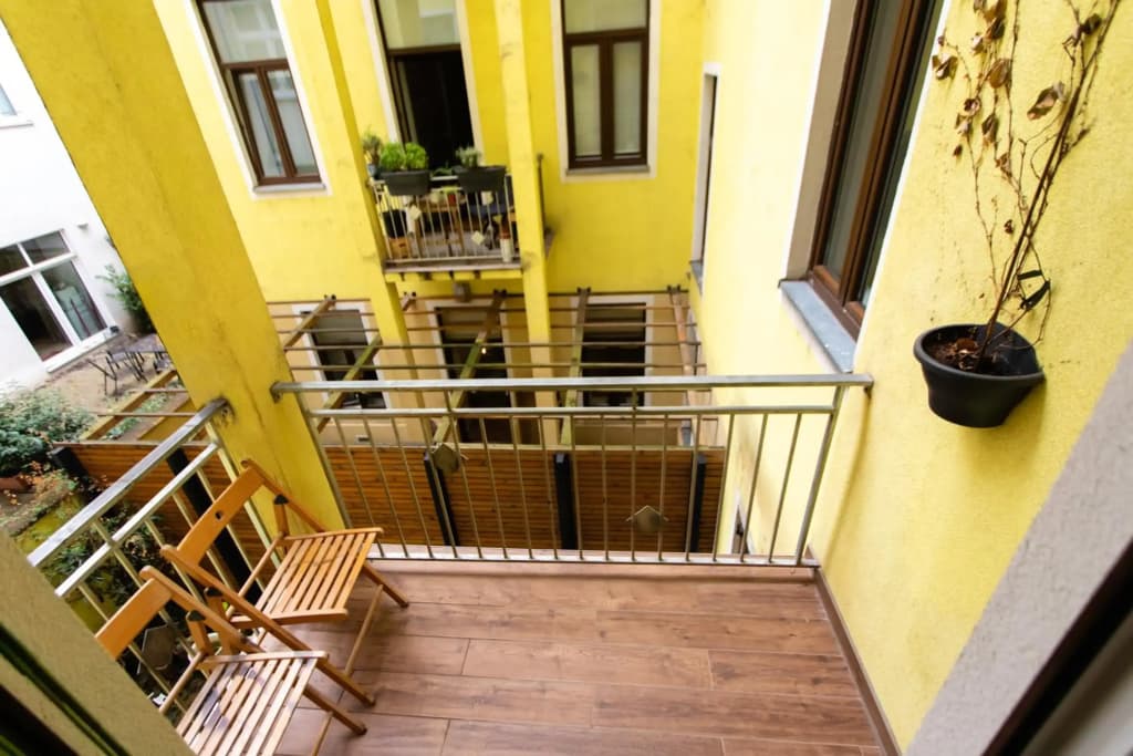3-Bedroom Apartment in Central Vienna - photo 10