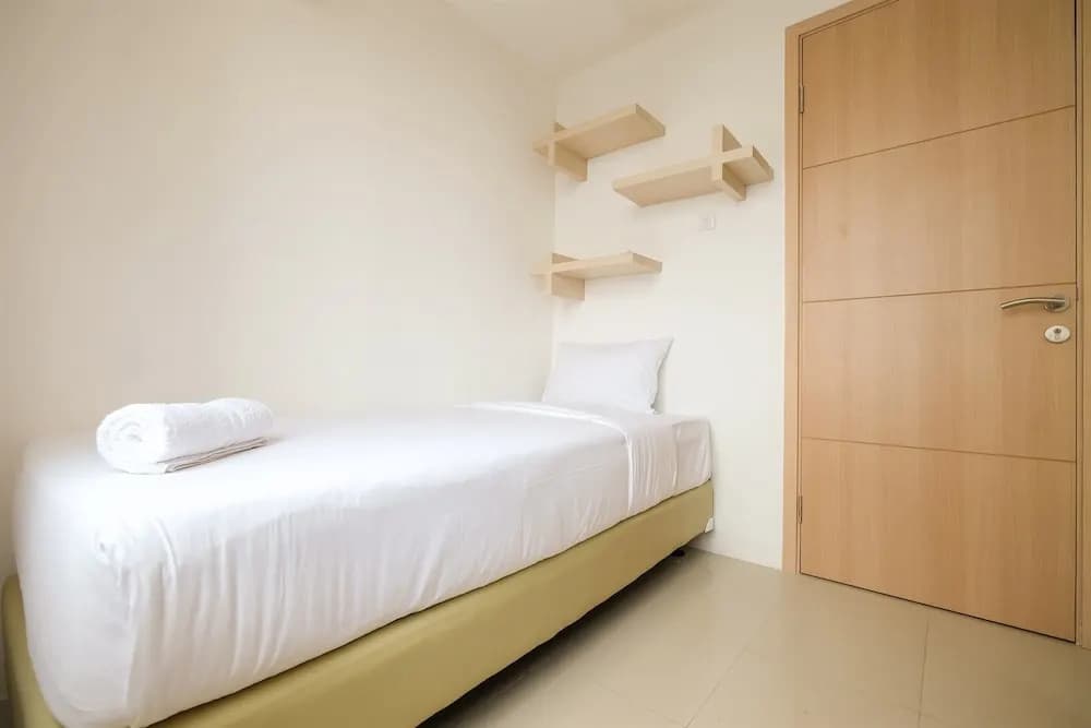 Spacious Bassura City Apartment with Pool View - photo 4