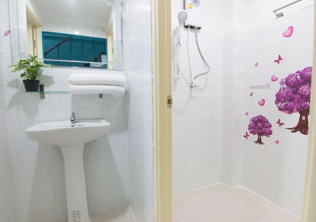 Yindee Hostel Bangkok - photo 9