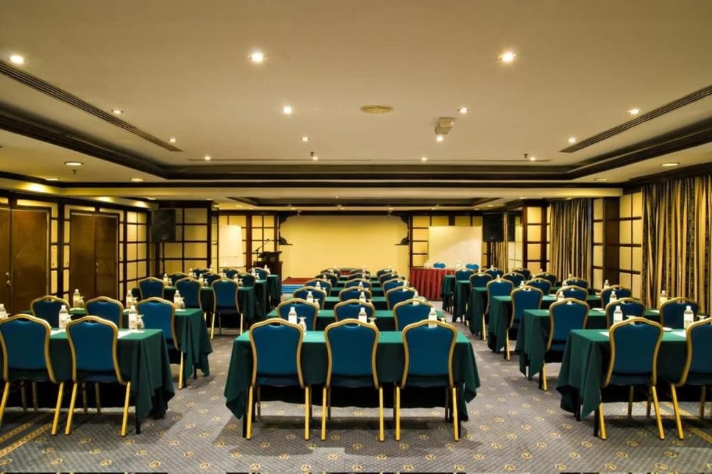 Merdeka Palace Hotels & Suites - photo 12