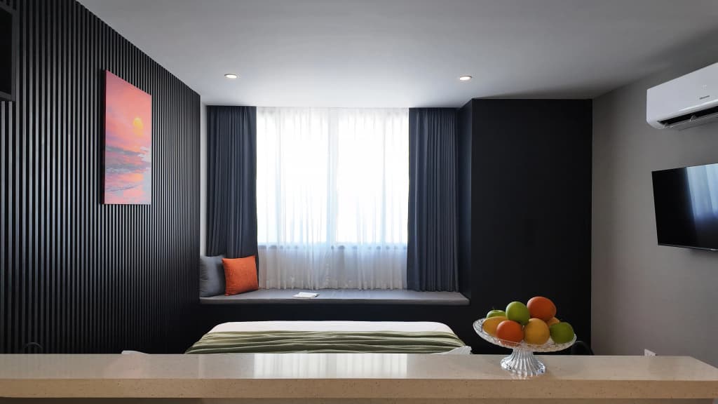 Sunset Noir Studio at Nai Harn Beach Flat - photo 6