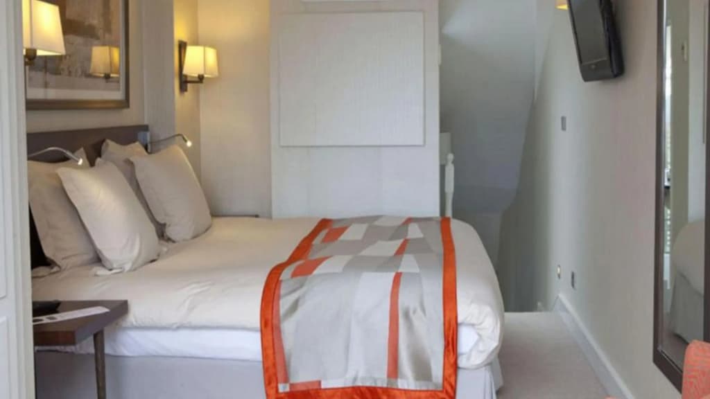 Hotel Le Senat - photo 7