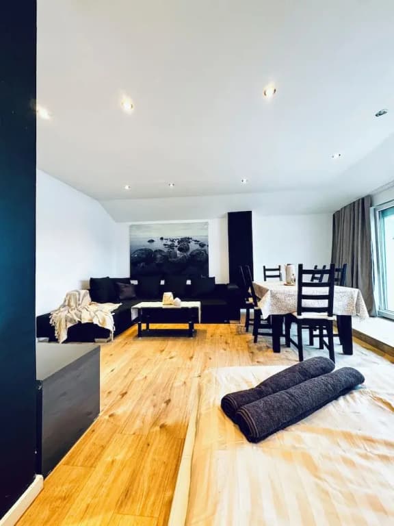 2BR Apt With Balcony Blumengärten - photo 10
