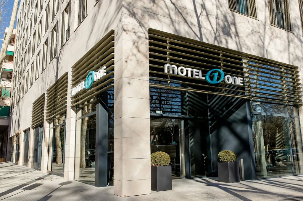 Motel One Barcelona-Ciutadella - photo 1