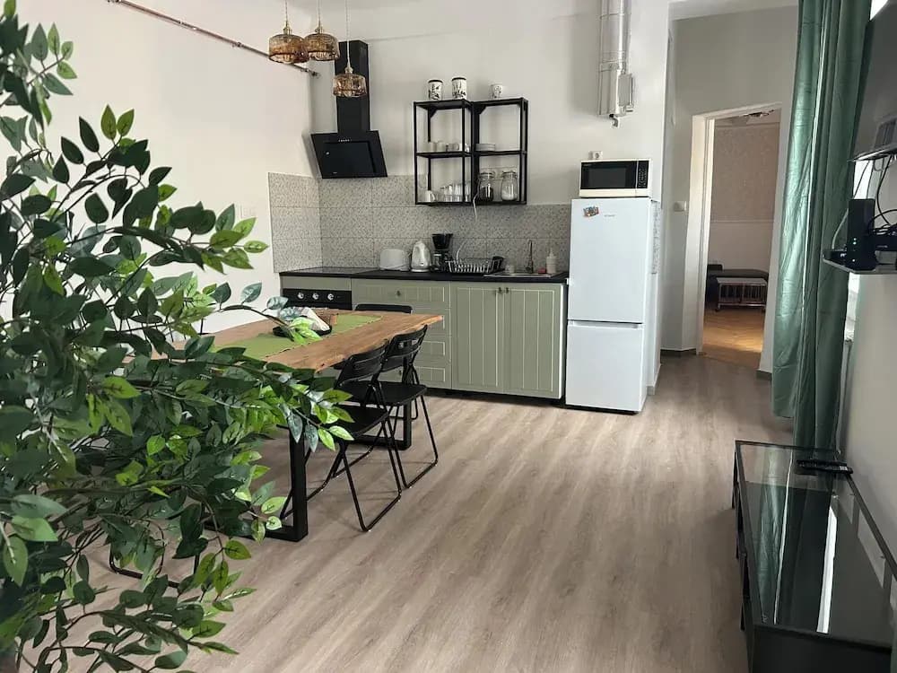 Diamond Astoria 4, Quiet Apartment - photo 13