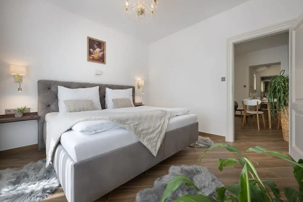 Kaiserstein Palace Apartments - photo 4