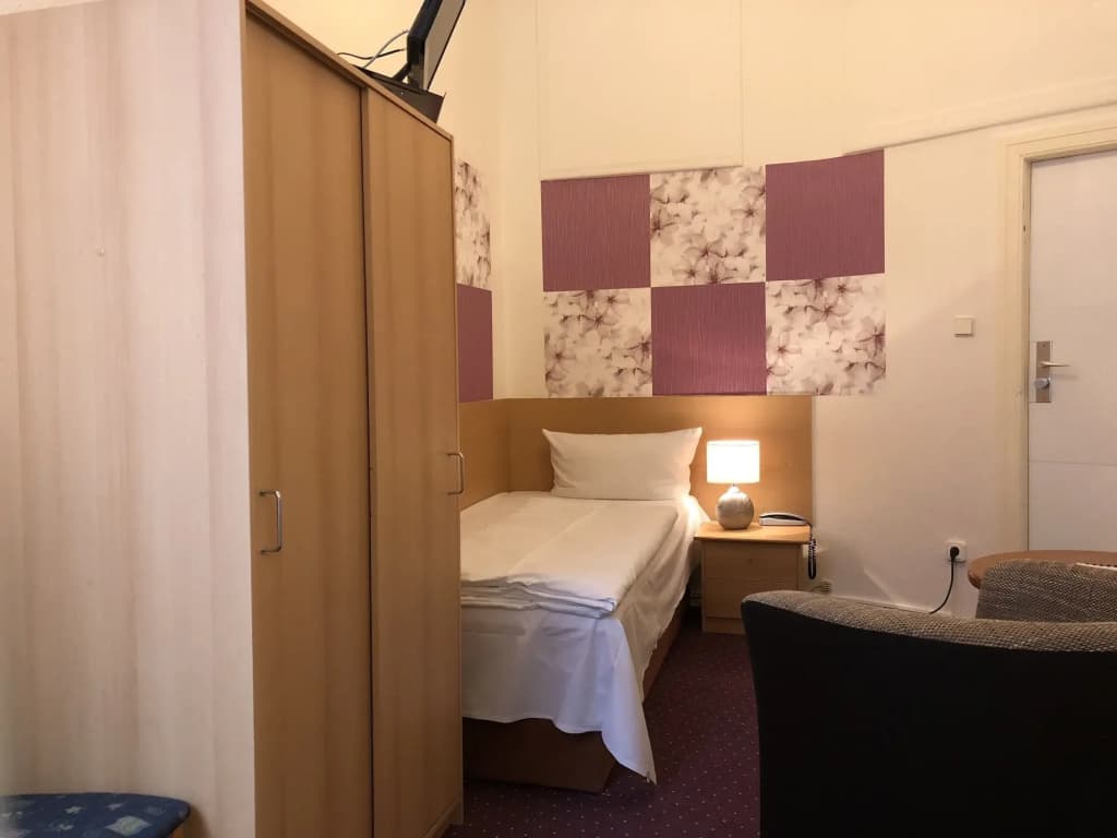 Hotel Castell - photo 4
