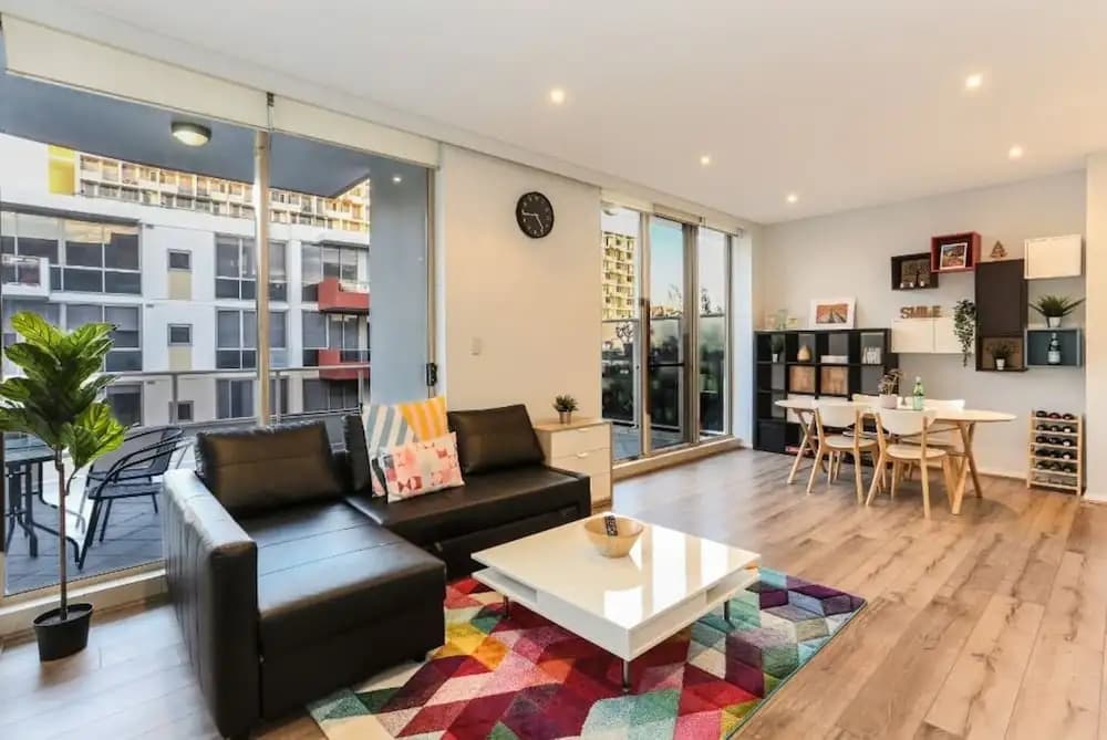 Beautiful home 2beds Apt @Waterloo-Close to CBD - photo 2