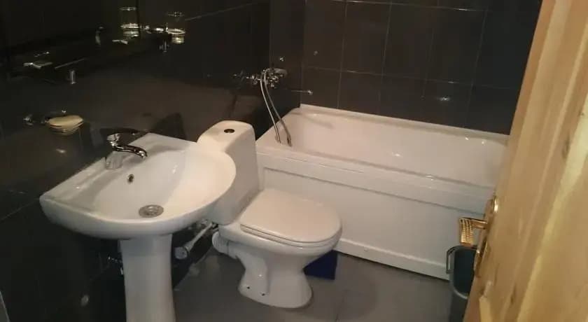 Apartment with Garden - photo 7
