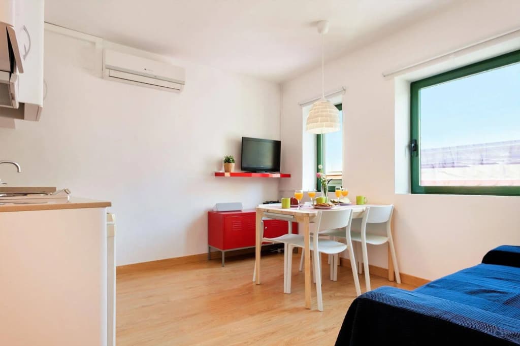 Inside Barcelona Apartments Vidreria - photo 2