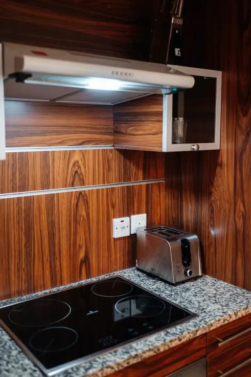 Chic 1BR Oasis in the Heart of Dubai Marina - photo 21