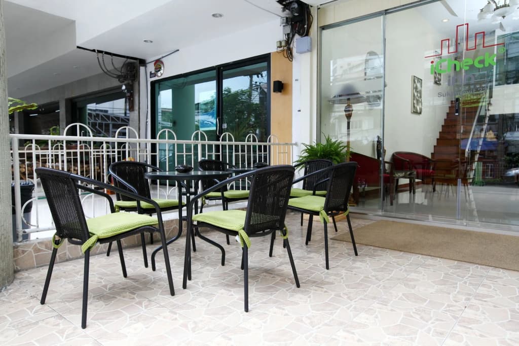 V Check Inn Sukhumvit 22 - photo 22