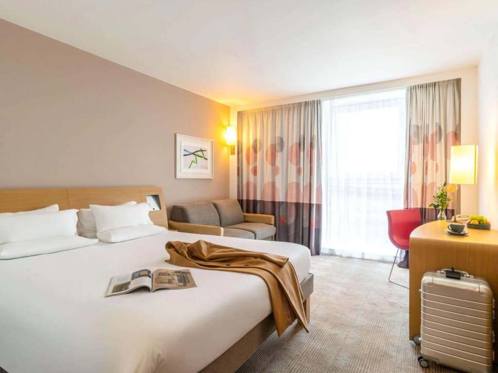 Novotel Edinburgh Park - photo 4