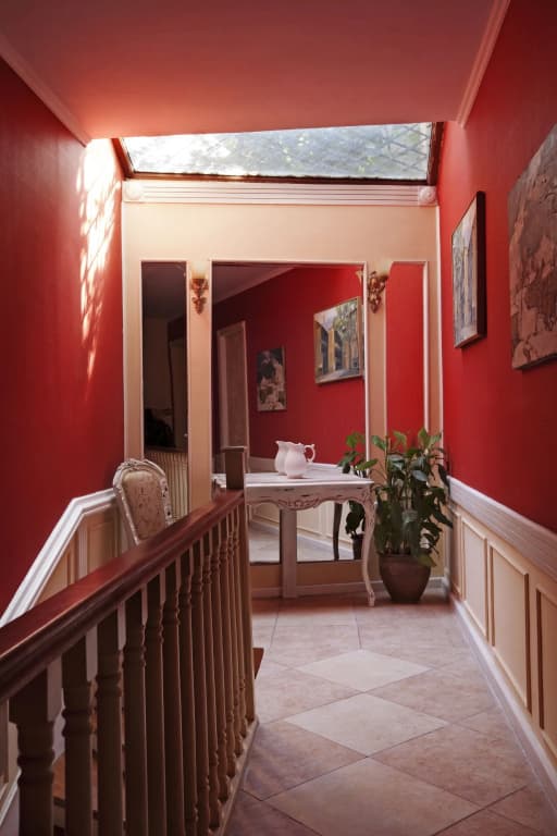 Caravan Hotel - photo 11