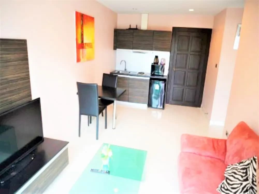 Park Lane Resort Jomtien - Condo Sleeps 2 - photo 8