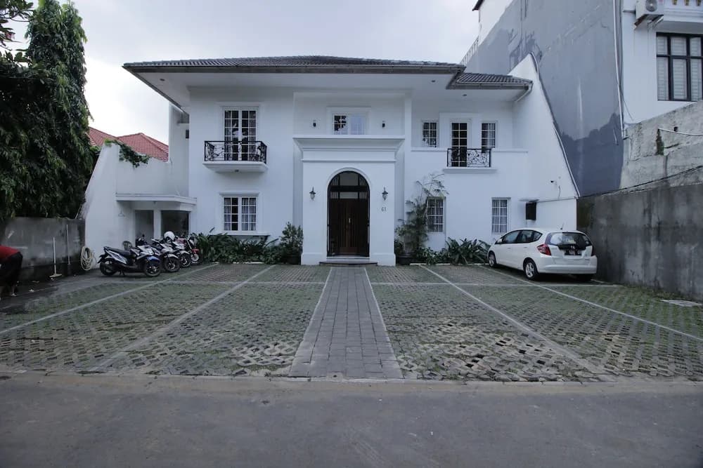 Reddoorz @ Ampera - main photo