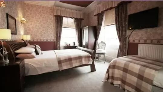 Priory Lodge - photo 5