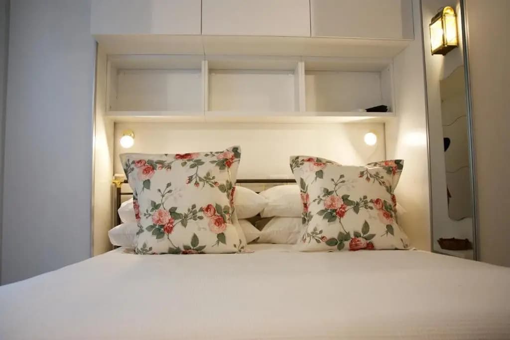 Renovated Central Suites - photo 2