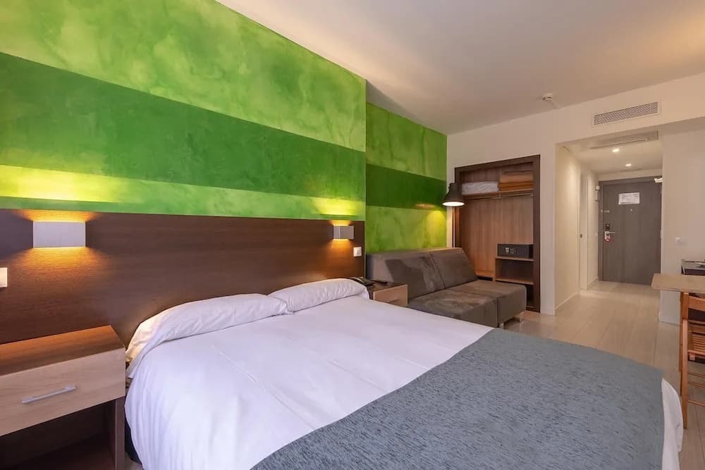 Colourful Studios In Recoletos By Allo Housing - photo 5