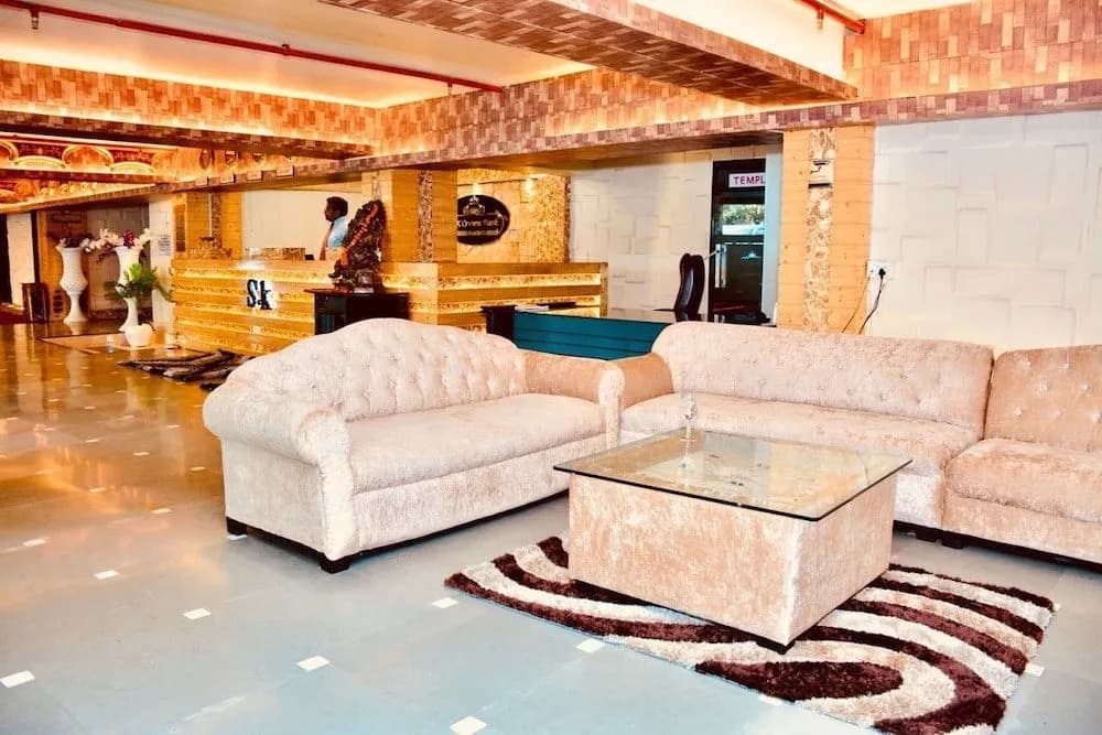 SK Crown Park Naraina - photo 2