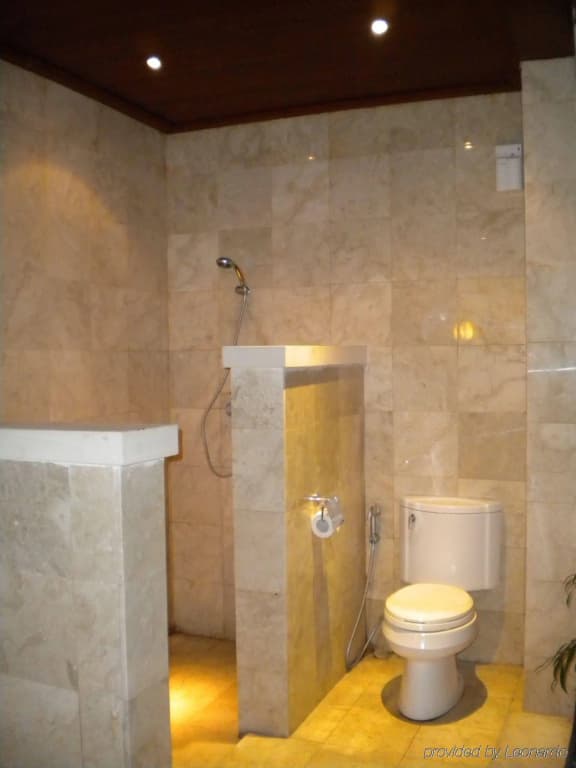 Taman Suci Suite & Villas - photo 8