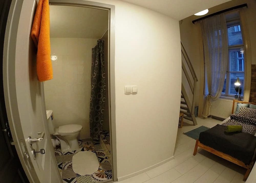Friends Hostel and Apartments Budapest - photo 9
