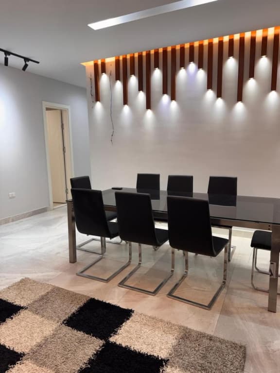 ELITE New Modern 3BR Apartment - photo 17