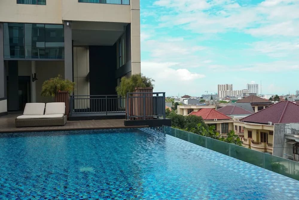 Spacious 2BR Apartment at Wang Residence - photo 10