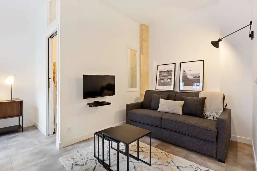 Contemporary & Comfortable 2 Bedroom Apartment in Paris - photo 5